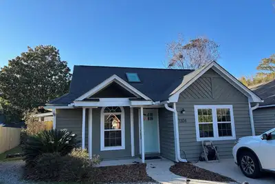 Image de Charming 3-bedroom cottage with WiFi, Ac in Mount Pleasant