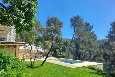 Image de Évasion Provençale : villa contemporaine neuve  dans un écrin de verdure