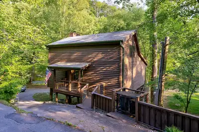Image de Smoky Mountain Cabin with Private River Access