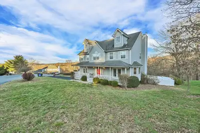 Image de Spacious 5-bedroom house with pool