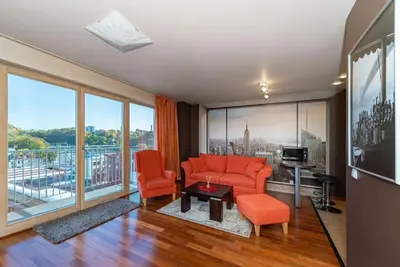 Image de Panoramic city centre ap by Polo Apartments