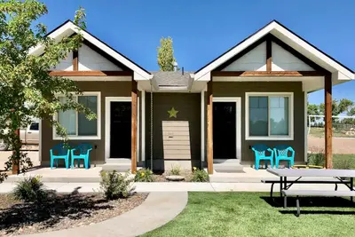 Image de Tiny Homes with Unique Outdoor Space - 10 Miles to the Beach, Quiet Neighborhood