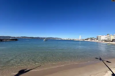 Image de Magnifique T2, proche gare Tgv, proche plage de sable fin, climatisé, capacité 4 personnes