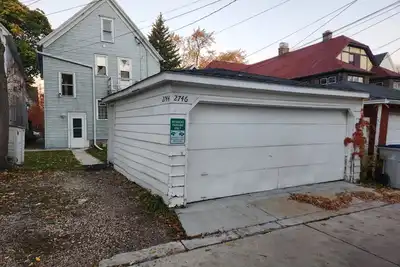 Image de Spacious 4-bedroom apartment in fabulous Milwaukee with WiFi, Ac, onsite Parking