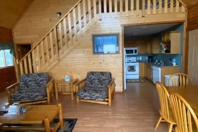Image de Charming 4 Bd/3. 5 bath Cabin Upper and Lower Level-separate units one building