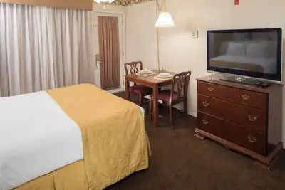 Image de Dive Into Your Dream Vacation! Kitchen, Pool, Near Table Rock Dam