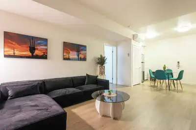 Image de Elegant & Modern 2br/2ba Apartment