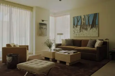 Image de Gorgeous 3-bedroom, 3 bedroom apt with deck, fitness room in welcoming Brooklyn