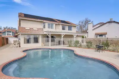 Image de < 1 Mi to Antelope Valley Mall: Spacious Retreat!