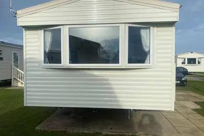 Image de Lovely caravan with side decking at Golden Sands Haven Holiday Park ref 63056pd
