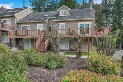 Image de Holiday Valley 3-bedroom condo across from the Tamarack Sleeps 10