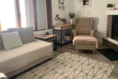 Image de Coqueta casa con jardín privado. Las mascotas son bienvenidas.