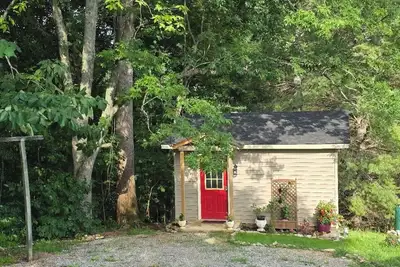 Image de Charming 1-bedroom cottage on Center Hill Lake. Pet friendly!