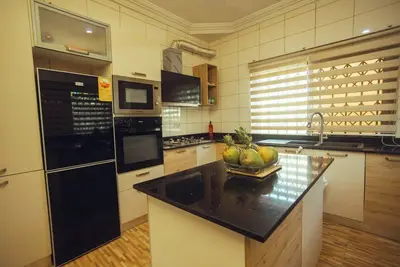 Image de 4-bedroom house in amazing Kokrobite with WiFi, fitness room, Ac