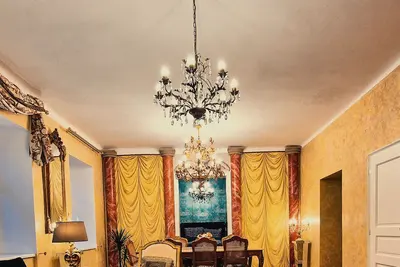 Image de Spacious Artistic Suite - Artisan City Center Apt with Smart-Tv and Fast WiFi