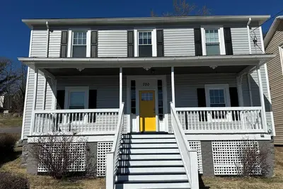 Image de Newly renovated 3 bed 2 bath house in Clifton Forge, Va