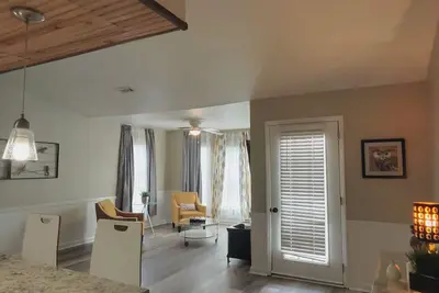 Image de 2-bedroom condo in Charlotte w WiFi, minutes to University area or Uptown