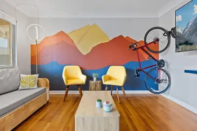 Image de 10 min to Red Rocks | Dt Golden | Bike Storage