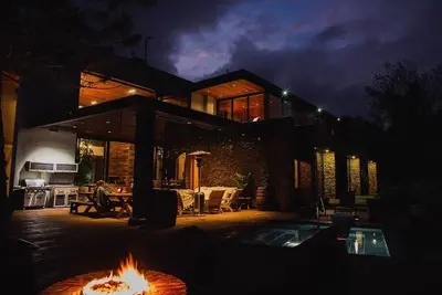 Image de Luxury Lakefront Home