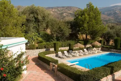 Maison de campagne \"Delia\" avec vue sur la montagne, piscine partagée et Wi-Fi