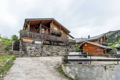 Image de Chalet \"Les Skieurs\" avec vue sur les montagnes, terrasse privée et Wi-Fi