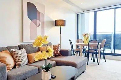 Image de Incredible City & Skytower View Near Queen St-Pool