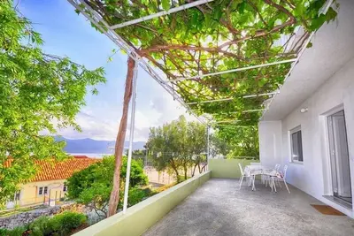 Image de Appartement de deux chambres avec la terrasse et la vue sur le mer Viganj, Peljesac (A-24189-d)