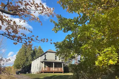 Image de Serene 40-Acre Farmhouse Retreat in Crystal Falls, Mi