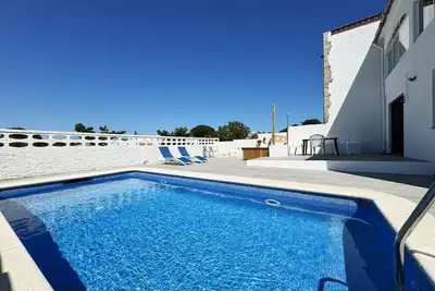 Image de Maison confortable avec piscine privée, wifi et barbecue