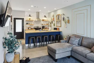 Image de The Retreat - 1br/1. 5ba 1 Block Downtown Bryan