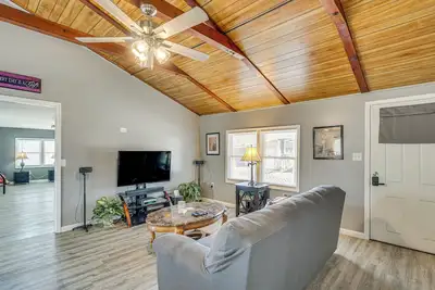 Image de < 1/2 Mi to Marina: Missouri Lake Getaway