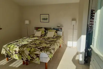 Image de Studio 4 personnes + possibilité de chambres supplémentaires. Garage pour moto