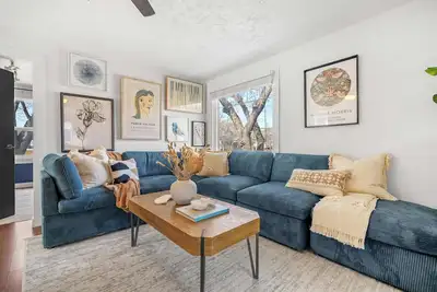 Image de Bluebird | Charming 3-Bedroom Home in Drumheller!