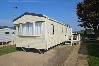 Image de 3 bedroom caravan with veranda  5 minute walk to beach