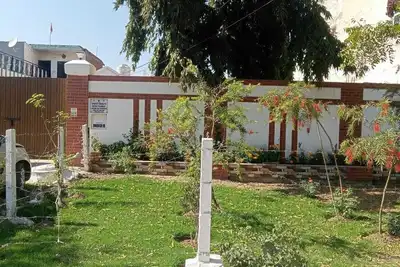 Image de 2-bedroom villa in welcoming Faridabad with WiFi, Ac, badminton court within.