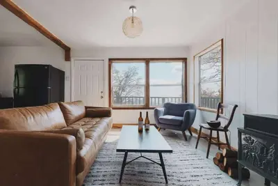 Image de Secluded rustic 2-bedroom cabin on nature retreat