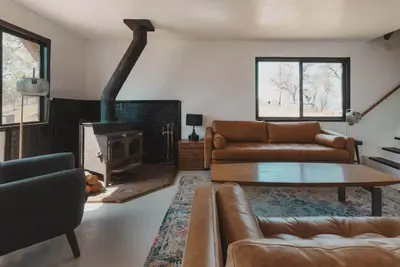 Image de Spacious 4-bedroom cabin on secluded private land