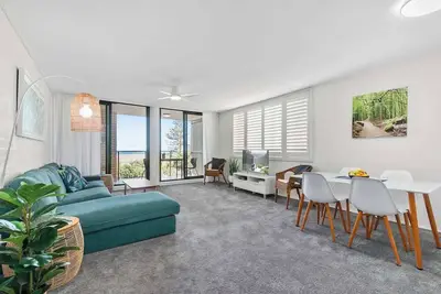 Image de Bulcock Beach Beauty—Easy Coastal Living w\/ Views