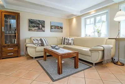 Image de Thatched Frisian house Moi`s Hüs with spacious garden.