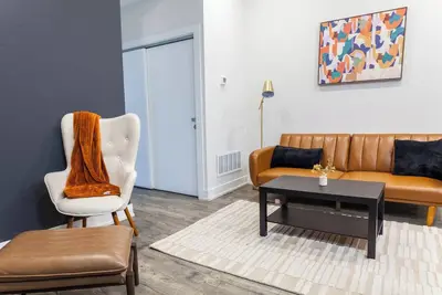 Image de Stylish 3br/3ba near top Philly attractions! Walk to the Zoo, Kelly Drive & Drexel Park. Features central air, in-unit laundry, modern kitchen & easy highway access