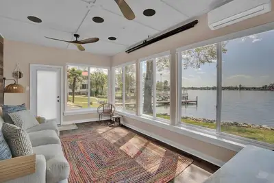 Quiet Lake Retreat - Sun Room, Dock, Office