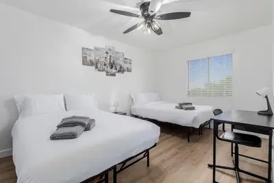 Image de Recently renovated apartment is just a 5-minute walk to Arizona State University's main campus