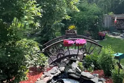 Image de Garden Oasis 2Bed Private Apt. - Walk to Lake Simcoe!