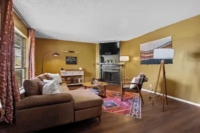 Image de Joplin Avenue Junction: Two Bedroom Duplex