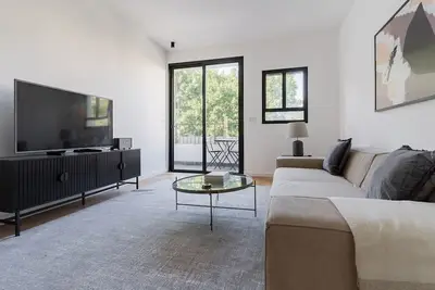 Image de Blueground | Old North, Renovated, Balcony (Tlv-39)