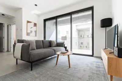 Image de Blueground | New North, High End (Tlv-61)