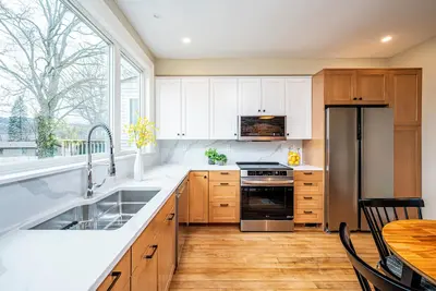 Image de The Blue House in Oakmont, Pa - 4 Br 3. 5 Baths; 1 mile to Oakmont Country Club!