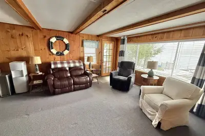 Image de Beachfront On Little Sebago Lake