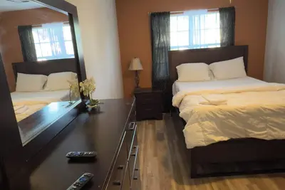 Image de Contemporary 3-bedroom townhome with WiFi, Ac in Charlotte University area