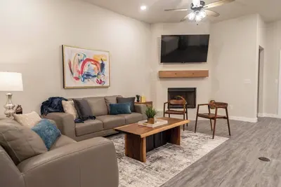 Image de New Long Term Stays Modern 4br 2b 1 Car Garage Sleeps 10